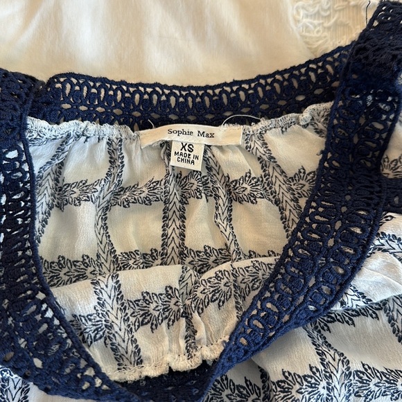Sophie max 100% cotton blue and white bell sleeve cut out macrame top XS - Picture 3 of 5